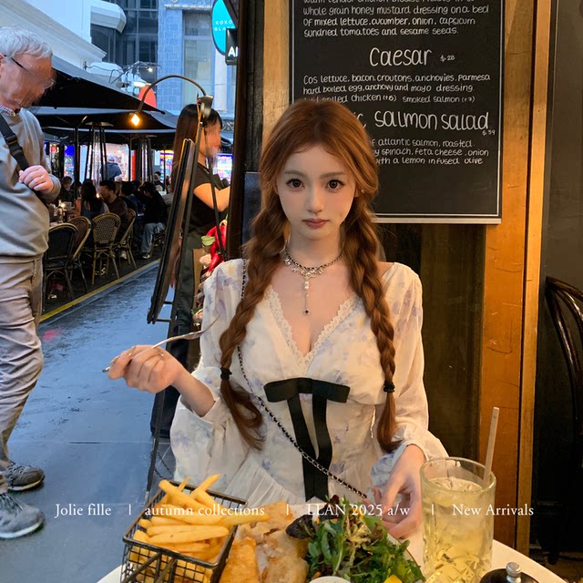 Your lazy llan is pure desire, versatile and sexy, high-end small lace three-color lace inner wear for women