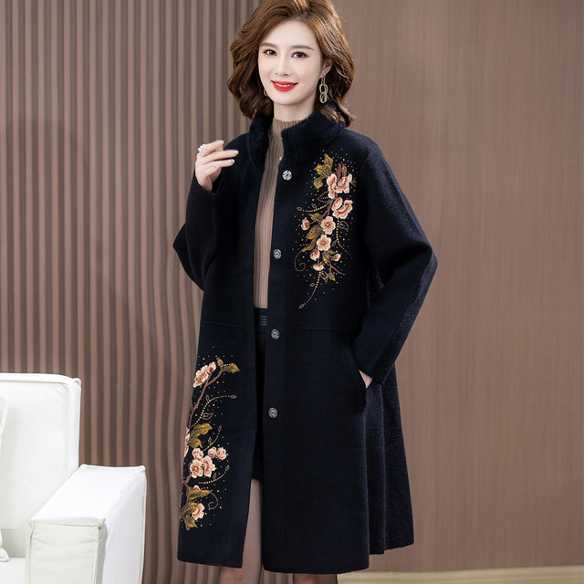 Middle -aged and elderly women's middle and long double -sided cashmere jackets, fat moms pretend to be high -end jackets in autumn and winter
