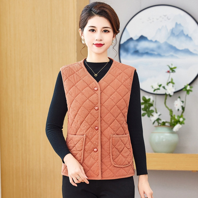 Mom with velvet vest in autumn and winter grandma with cotton vest in autumn and winter middle-aged and elderly warm outside wearing a vest horse clip top for women