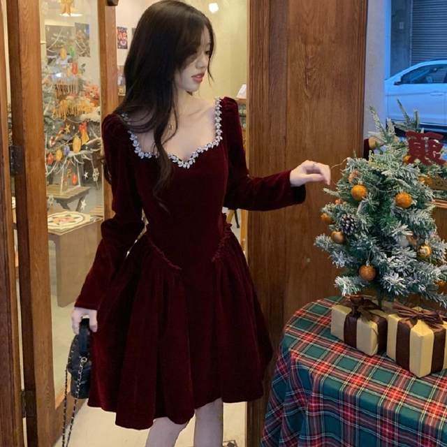Large size fat mm Hepburn style high-end diamond-set waist velvet dress for women autumn and winter temperament birthday dress