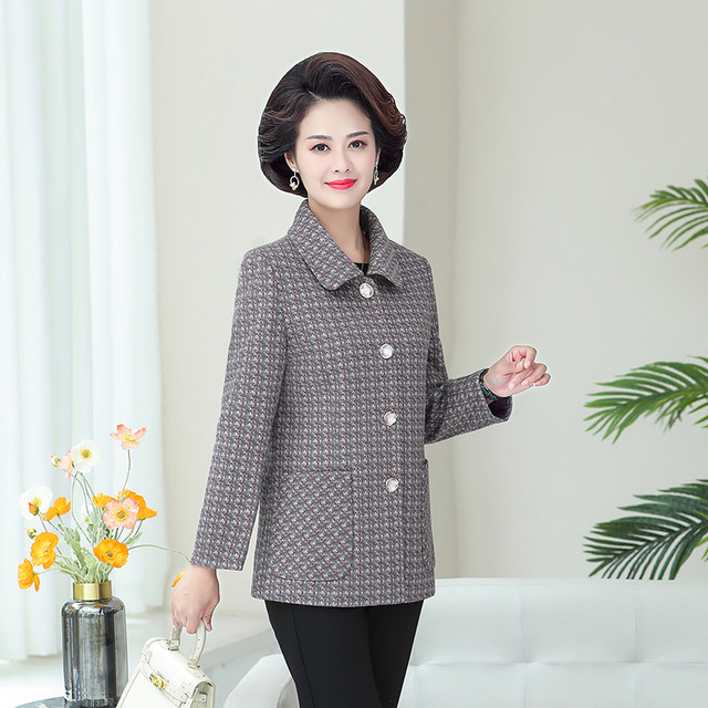 Middle-aged and elderly spring jacket for women 50 years old 60 mothers wear spring and autumn fashionable short jacket grandma winter top