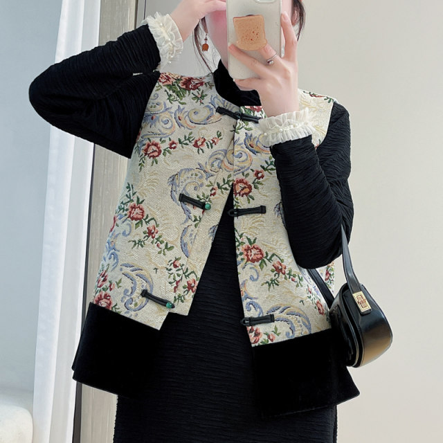 New Chinese style embroidered short vest jacket for women 2025 spring and autumn clothes new style buckle versatile national style top