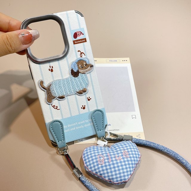 Cute embroidered sausage dog suitable for iPhone16 mobile phone case Apple 16promax leather 15/15pro new style 13/14 all-inclusive 14pro female 14pm lanyard 16pro fashion mate70