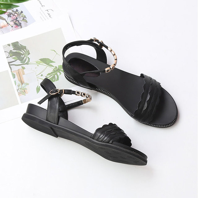 Genuine leather large-size sandals women's shoes 41 to 43 summer 2025 new large low heel fashionable versatile one-length flat bottom
