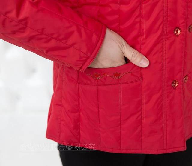 Middle-aged and elderly mothers wear small cotton-padded jackets, plus size women's short cotton-padded jackets, thin down-padded jackets with inner liner