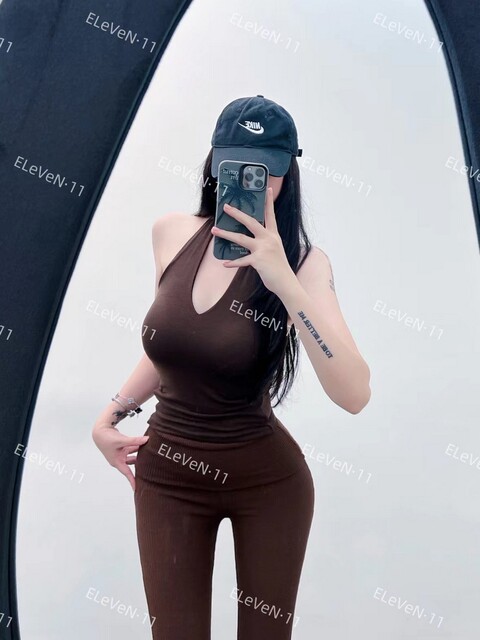 With chest pad~Showing body sexy halter neck hanger vest V-neck inside and outside wearing tight backless top new style
