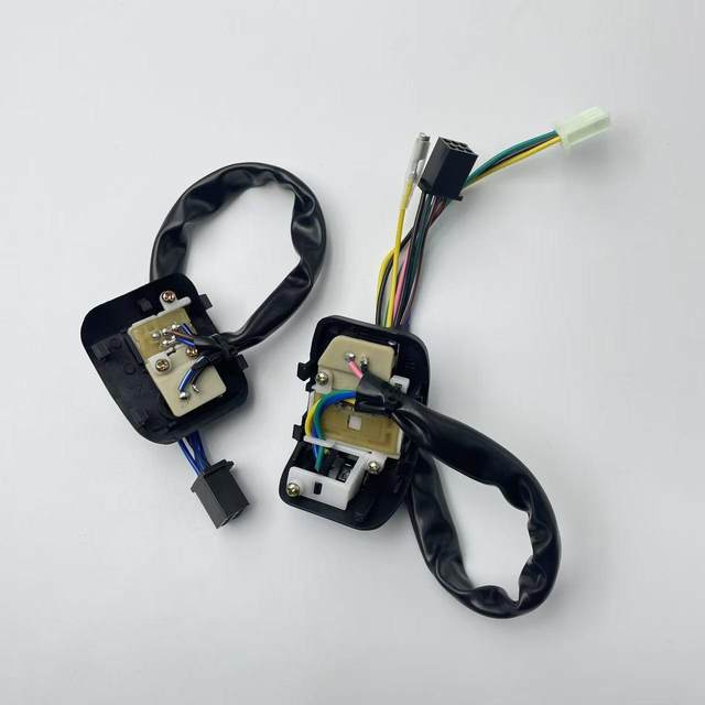 Suitable for Zhuzhou Yamaha ZY125T-6-7-8-9-10 Xunying Shangling horn ignition start switch