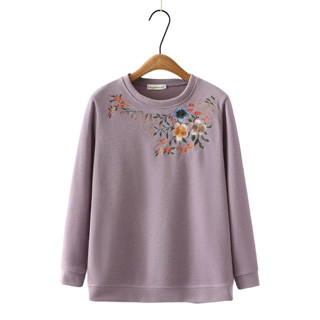 Middle-aged and elderly women's clothing spring and autumn new embroidered long-sleeved sweatshirt middle-aged mother loose large-size round-neck base shirt top