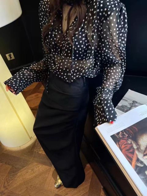 Fashionable temperament slightly transparent and slim polka dot flared sleeve shirt European 2025 spring clothes new fashionable age-reducing tops trendy
