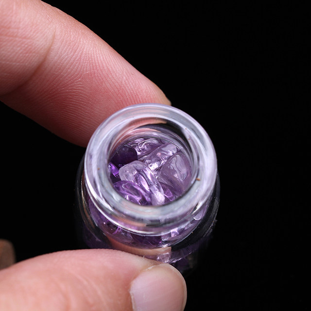 High-quality natural crystal wishing bottle, healing small desktop ornaments, demagnetization stone, gravel glass bottle wishing stone
