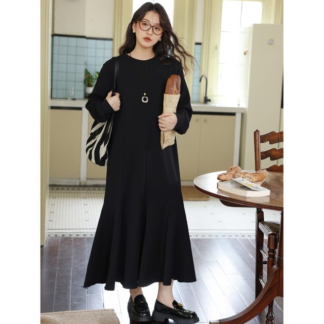 Early autumn large-size temperament long-sleeved sweatshirt dress for women 2025 fashionable casual and versatile black slim fish tail dress