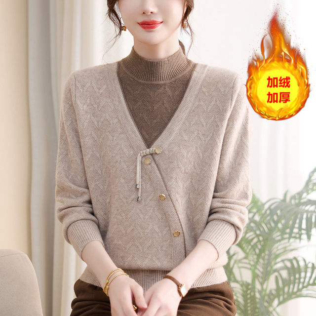 2025 New National Style Fake Two-Piece Knitted Sweater Middle-aged and Elderly Women’s Clothes Velvet Thickened Sweater Mother’s Winter Warm Clothes