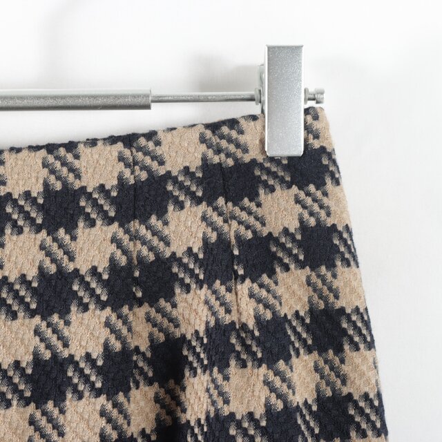 New Japanese style commuting versatile rear invisible zipper high waist slim short skirt for women plaid fashion straight skirt