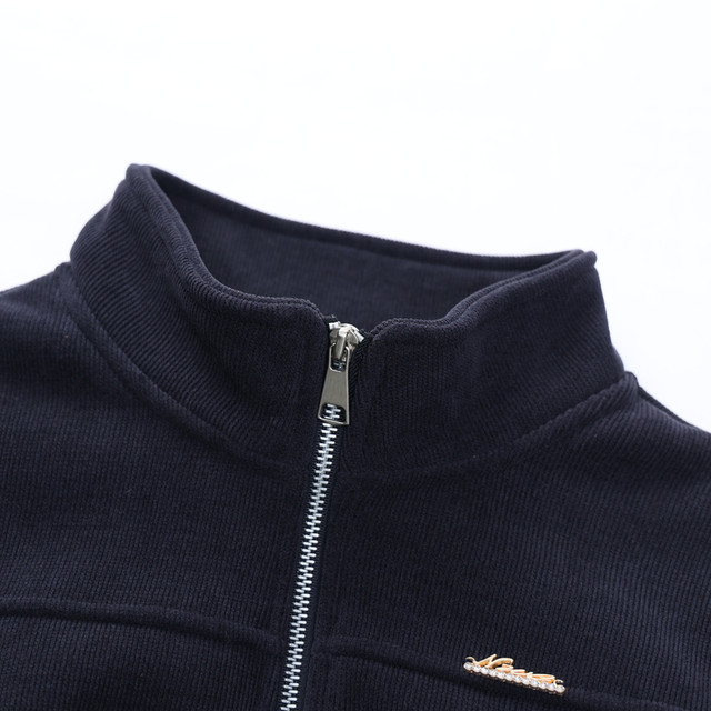 Middle-aged women's new winter tops 40 and 50 years old mothers' winter sports suits plus velvet and thickening casual two-piece winter set