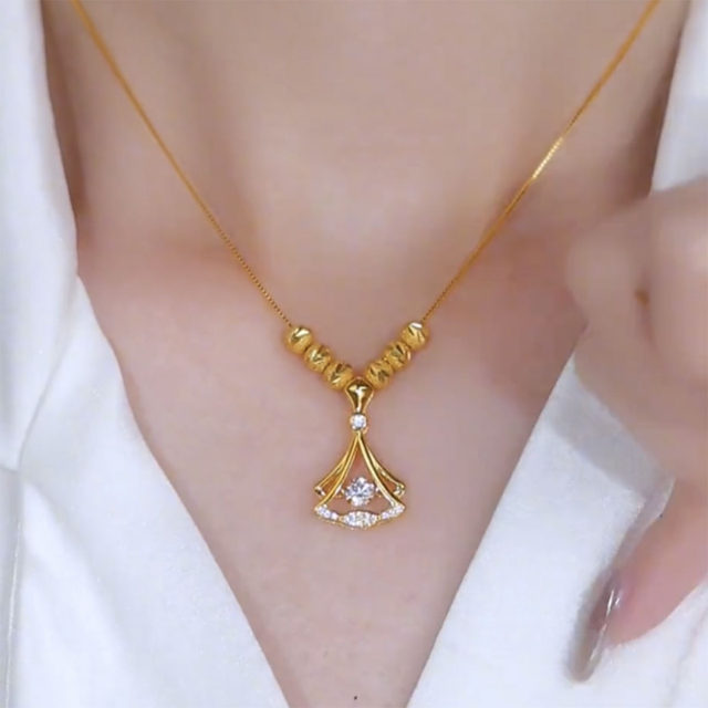 Heart-beating Ginkgo Leaf Clavicle Chain Titanium Steel Light Luxury Necklace Women's Hypoallergenic Non-Fading Internet Celebrity Versatile Neck Chain Necklace