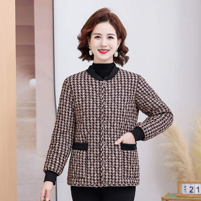 Mom's new small cotton jacket short close-fitting thin and fashionable elderly cotton jacket in winter wear middle-aged and elderly cotton jacket for women