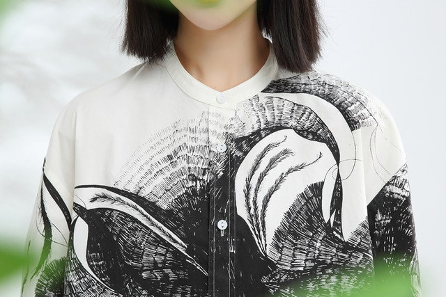 Clear black phoenix tail pattern Chinese stand collar round sling loose slit cotton long-sleeved shirt literary and casual