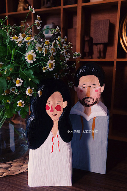 Customized original design Xiaomu's sea wood carving figures fully handmade special wedding gifts couple ornaments