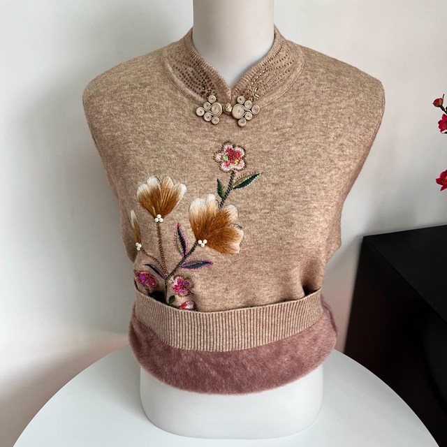 Middle-aged and elderly women's autumn and winter plus velvet and thickened one-piece velvet knitted cheongsam collar tops mother's clothing warm woolen clothes
