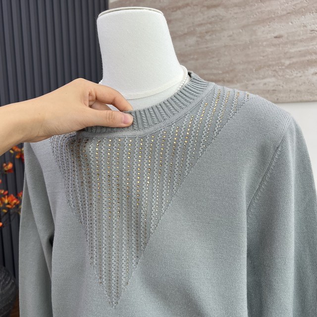 New mother-in-law sweater set for autumn and winter sweater for inner wear jacket for two fashionable and elegant ladies middle-aged and elderly sweater set