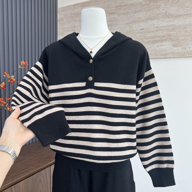 New autumn mother suit fashionable hooded pullover top cropped pants middle-aged and elderly women's casual sweater set