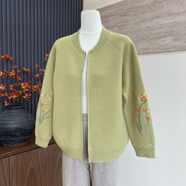 Autumn mother's new sweater versatile jacket casual women's embroidery sports middle-aged and elderly zipper top cardigan