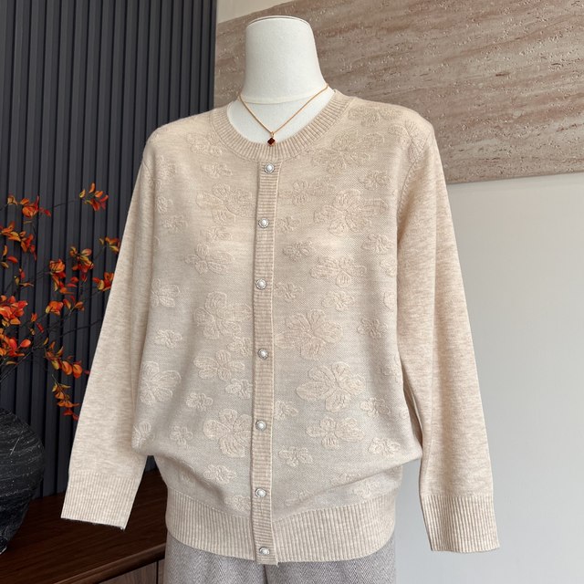 New mother's clothing autumn knitted sweater round neck top fashionable and stylish long-sleeved versatile bottoming sweater for middle-aged and elderly women