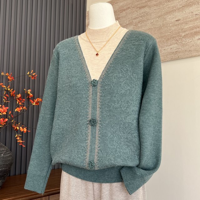 Fashionable temperament new mother's clothing autumn and winter knitted half-turtle top middle-aged and elderly women's all-in-one velvet warm sweater