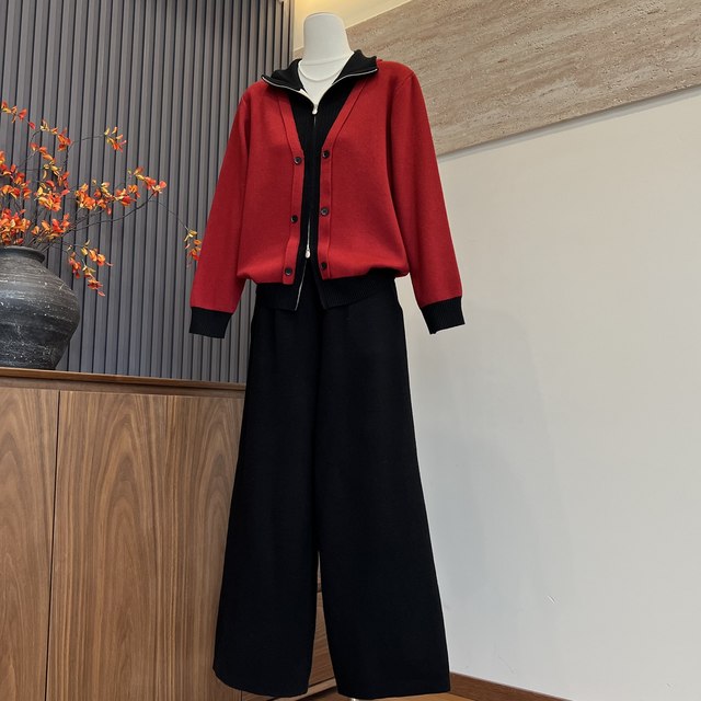Fashionable new mother's wear, temperament knitted tops, cardigans, elastic waist pants, middle-aged and elderly women's coats and sweater suits