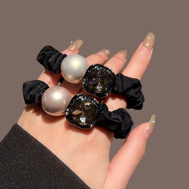 Advanced East Gate's new rhinestone pearl large intestine hair circles temperament horsetail hair rope tie balls, head gluten head jewelry
