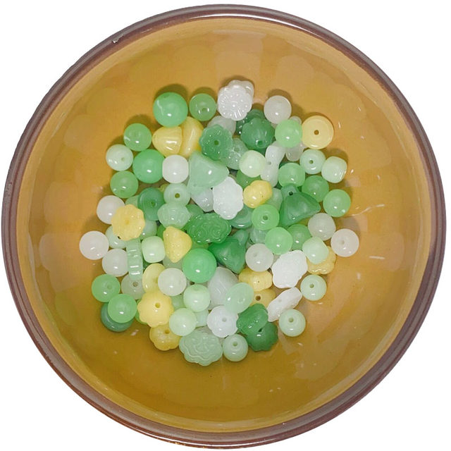 Glass imitation jade colored glaze paint beads loose beads string beads diy hand-woven bracelet necklace hair accessories bead curtain called Jin [Jin equals 0.5 kg]