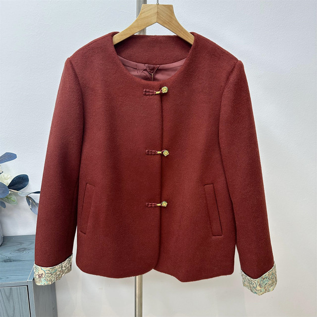 Mom's spring dress fashionable small fragrance wool coat 2025 new red middle-aged and elderly cardigan new Chinese style top