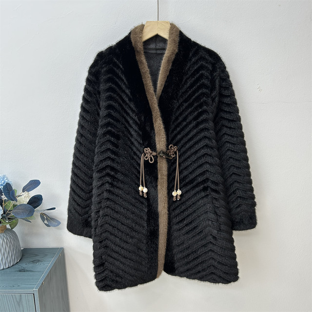 Mom's Autumn and Winter Clothes, Mrs. Fur All-in-One Jacket, Middle-aged and Elderly Large Size Mink Velvet Cardigan, Lady Fur