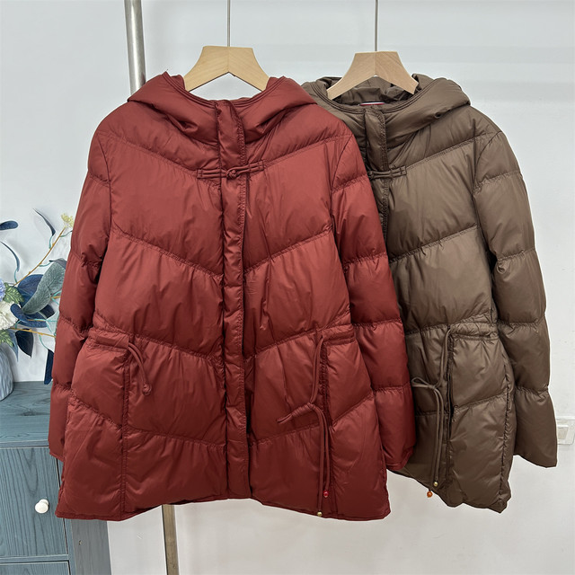 Mom's winter down jacket 2025 new cotton-padded jacket women's winter style warm jacket large size hooded cardigan clothes