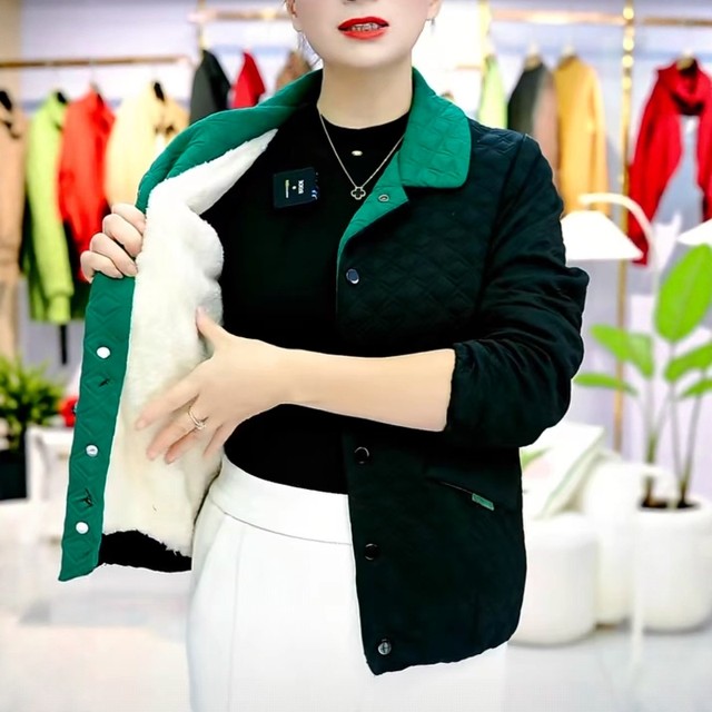 
Middle-aged and elderly women's autumn and winter new style plus velvet and thickened lapel jackets, stylish large size mother's clothing, fashionable warm tops