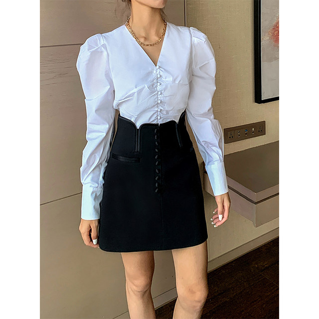 Xiaojingjia 2024 autumn and winter casual and fashionable solid color short skirt European and American street high waist A-line skirt small black skirt women