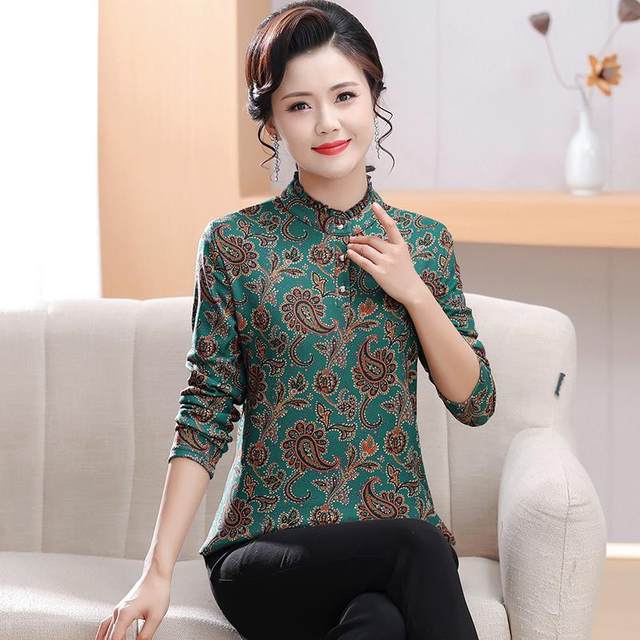 
Mother's spring and autumn new age-reducing bottoming shirt large size middle-aged and elderly women's fashionable half turtleneck top T-shirt small shirt