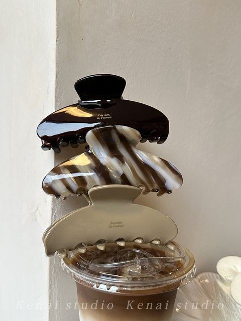 Korean FRANCE chocolate milk tea color acetic acid grab clip Maillard French large shark hair grab headdress for women