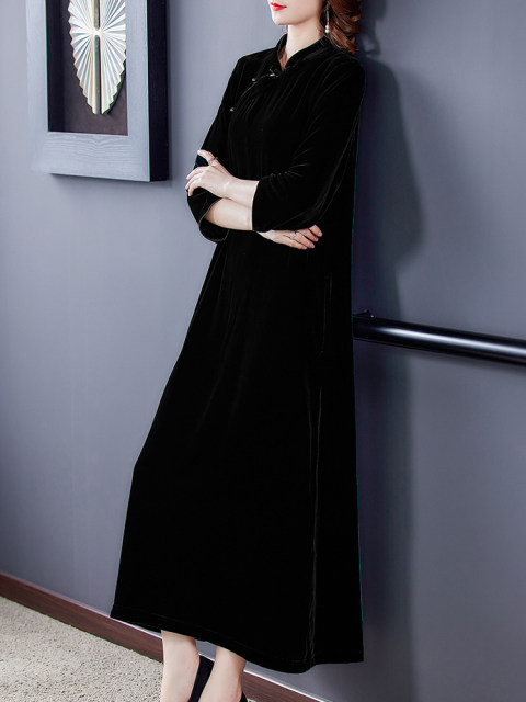 Middle-aged mother cheongsam dress noble and fashionable 2023 Spring and Autumn new high-end large-size women's gold velvet skirt