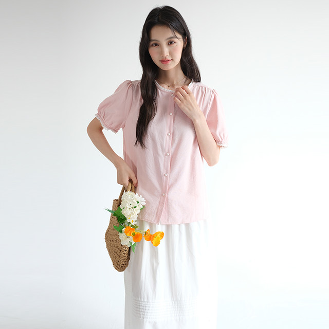 Lan Ruoshui large-size women's sweet temperament lace round neck shirt 2025 summer new French short-sleeved top