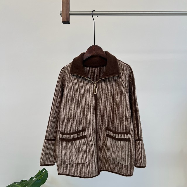 New autumn and winter style mother-wear knitted thick jacket top middle-aged and elderly lapel zipper tweed pocket cardigan women's clothing