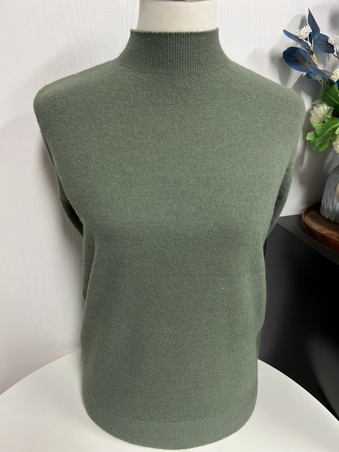 Autumn and winter solid color warm mother's knitted sweater loose pullover middle-aged and elderly wool short bottoming shirt top for women