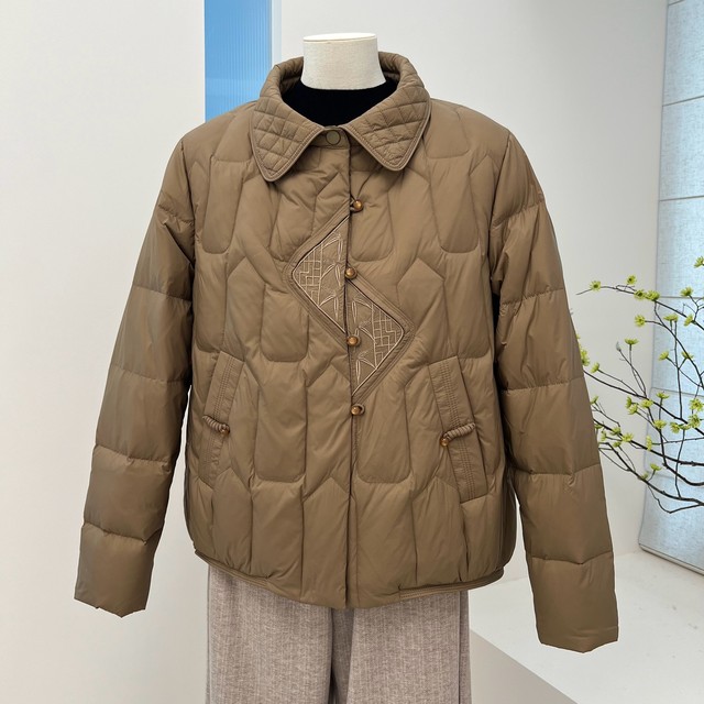 New Chinese style Chinese style winter mother's wear down jacket solid color short embroidered lapel warm jacket top for middle-aged and elderly people