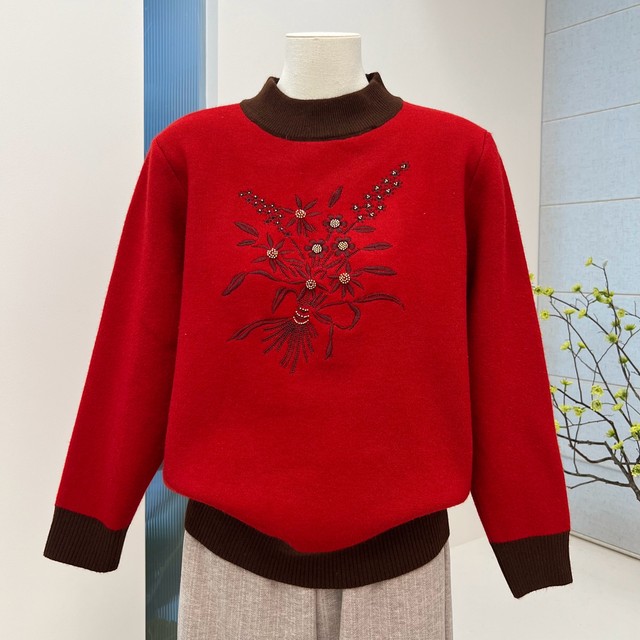 Winter new mother's clothing plus velvet thickened sweater sweater for middle-aged and elderly round neck pullover loose embroidered top for women