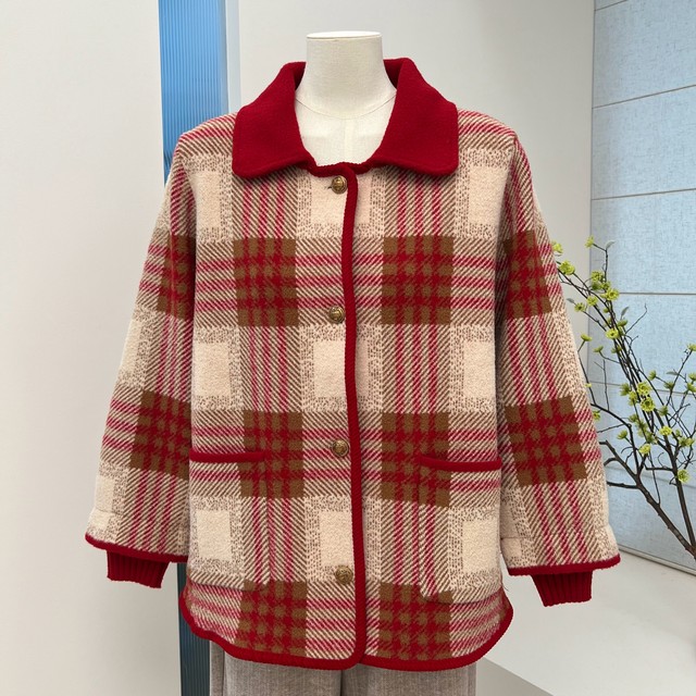 Mom's plaid woolen coat, women's lapel autumn and winter new style, versatile and versatile knitted cardigan for middle-aged and elderly people