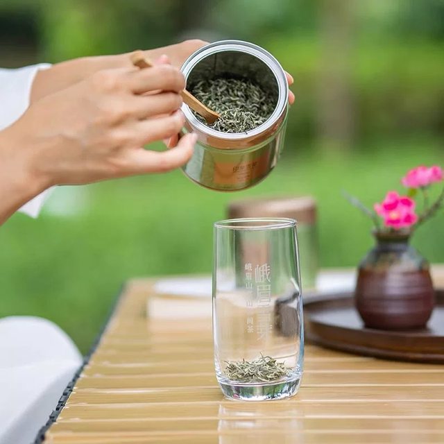 Buy one free Emei Snow Bud Impression Snow Bud 50g Green Tea Emei Mountain Alpine Tea Canned Sichuan Specialty Tea
