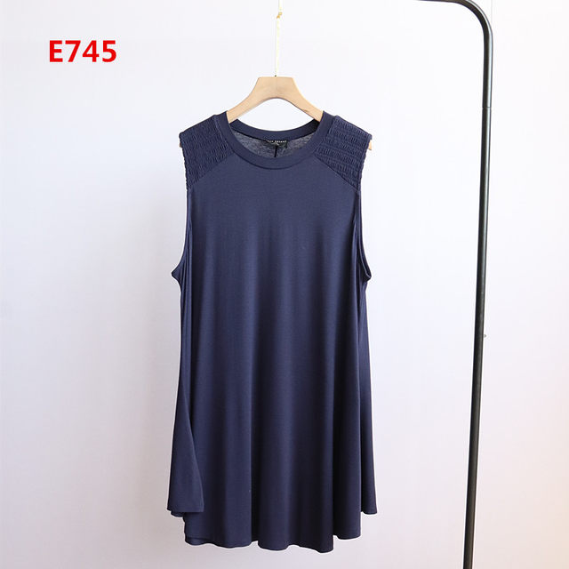 Spring and summer large size European and American new women's versatile simple, fashionable, loose, thin round neck sleeveless T -shirt skirt top