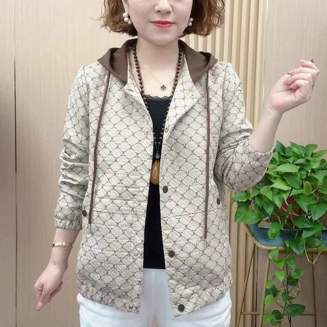 Short jacket female 2024 spring and autumn new middle -aged mothers pretend to be fashionable, thin casual hooded long sleeve jacket
