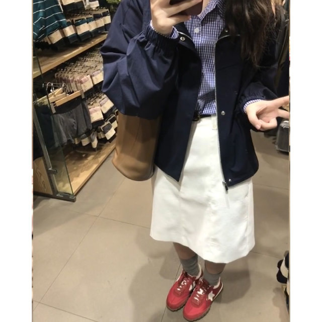 Korean gentle white mid-skirt for women with high waist A-line slim simple commuting versatile mid-skirt