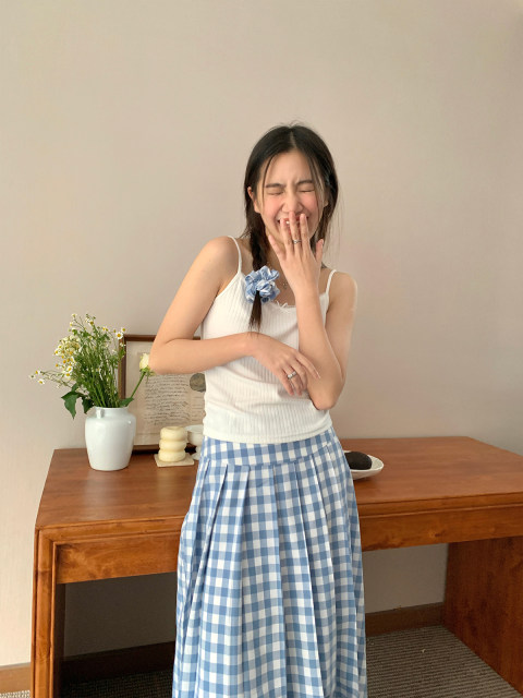 Korean design blue and white plaid skirt women's slim pleated a-line skirt pear-shaped body long skirt umbrella skirt summer